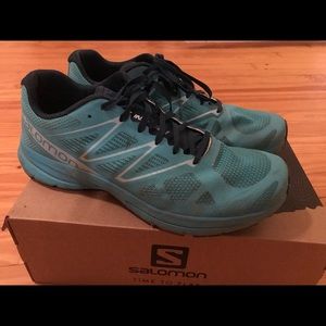 Salomon sonic aero sneakers!